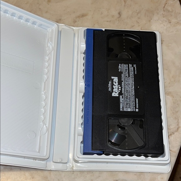 Disney Rascal VHS Tape - Picture 4 of 4